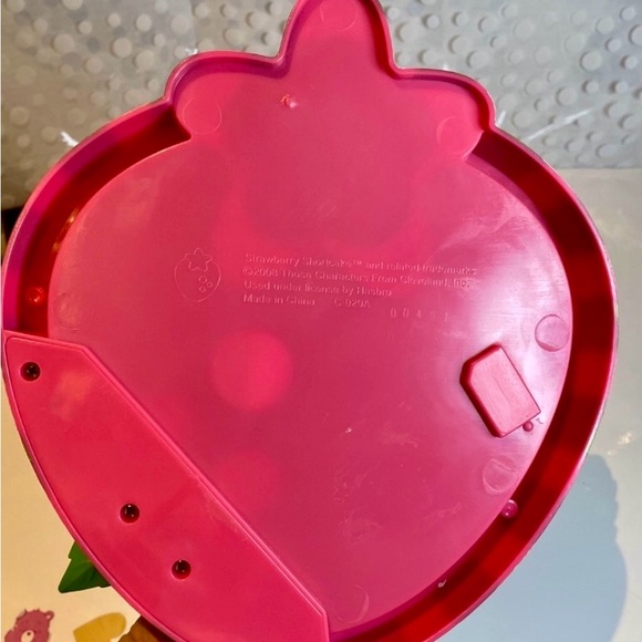 STRAWBERRY SHORTCAKE Splashin’ Petal Pool Strawberry Shortcake & Lemon Meringue - Picture 11 of 14